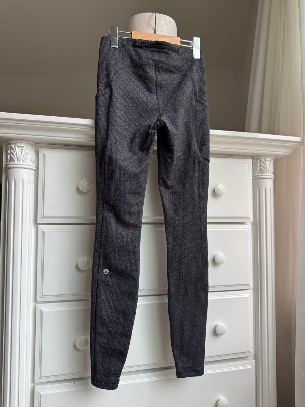 Lululemon Textured Technical Pants Size 4